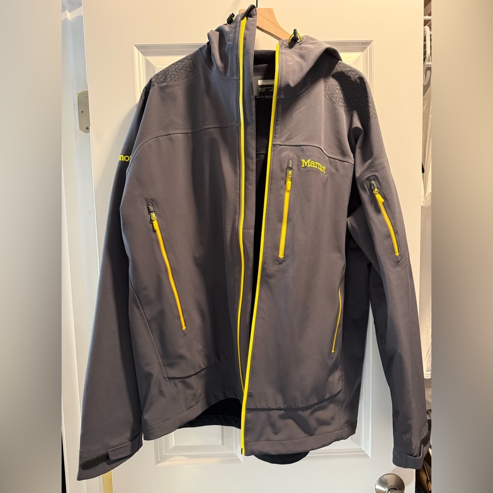 Marmot Men's Performance Jacket in Gray with Yellow Zippers